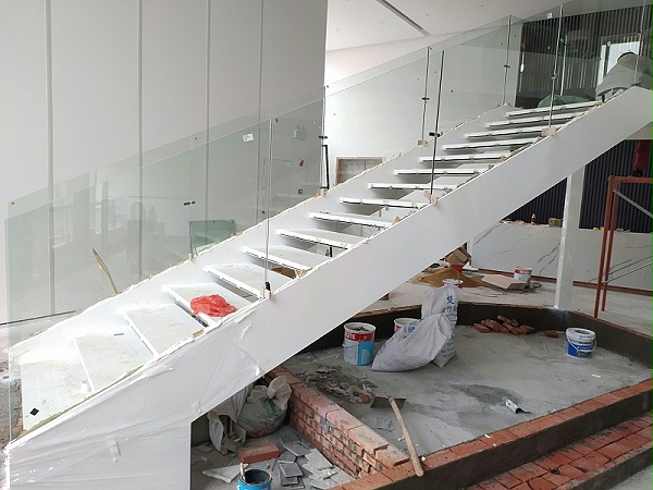 钢构玻璃楼梯